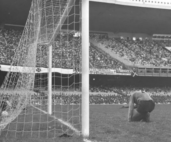 O antológico gol contra do goleiro brusquense Valdir Appel